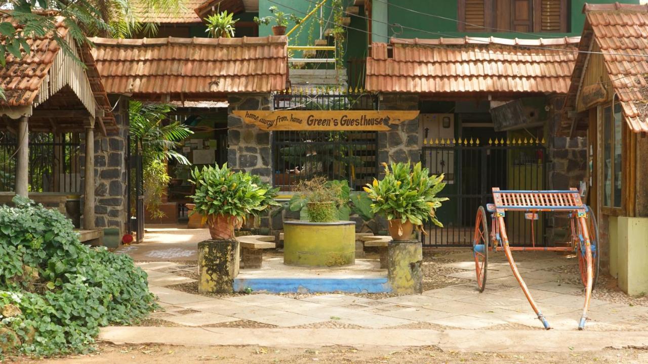 Green'S Guest House Auroville Exterior foto